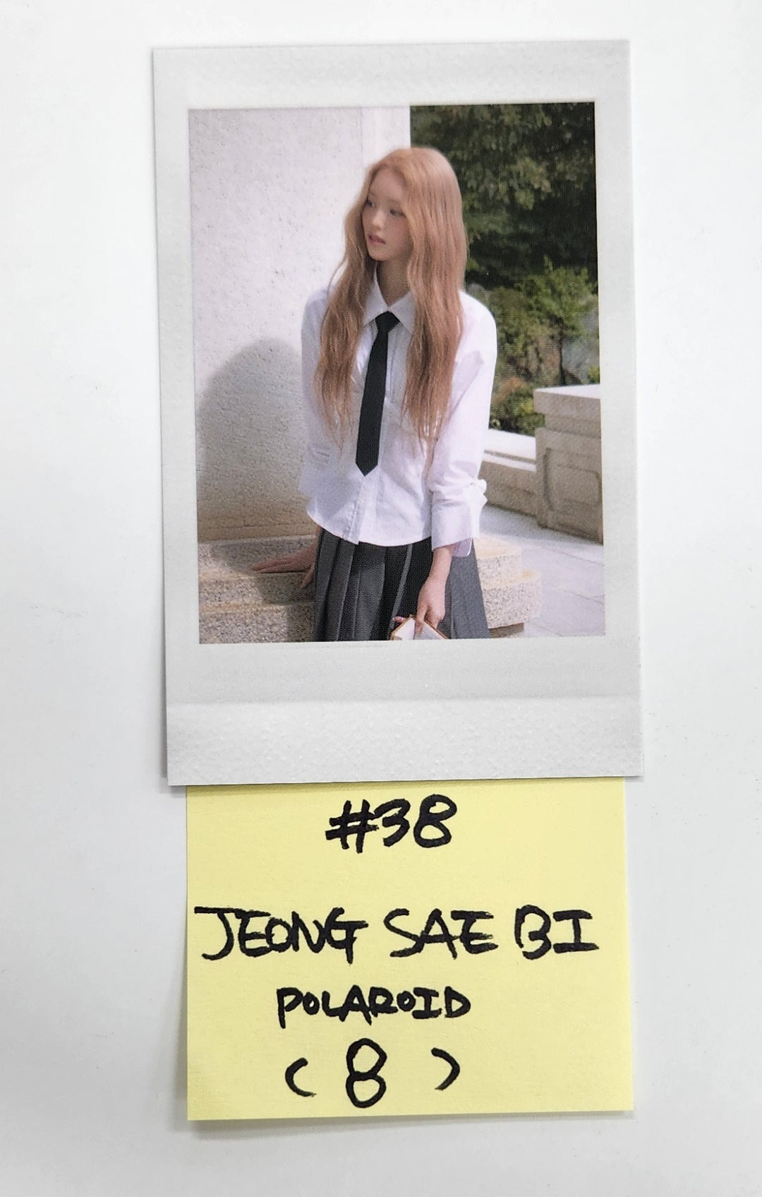 IZNA "N/a" - Official Polaroid [24.11.26]