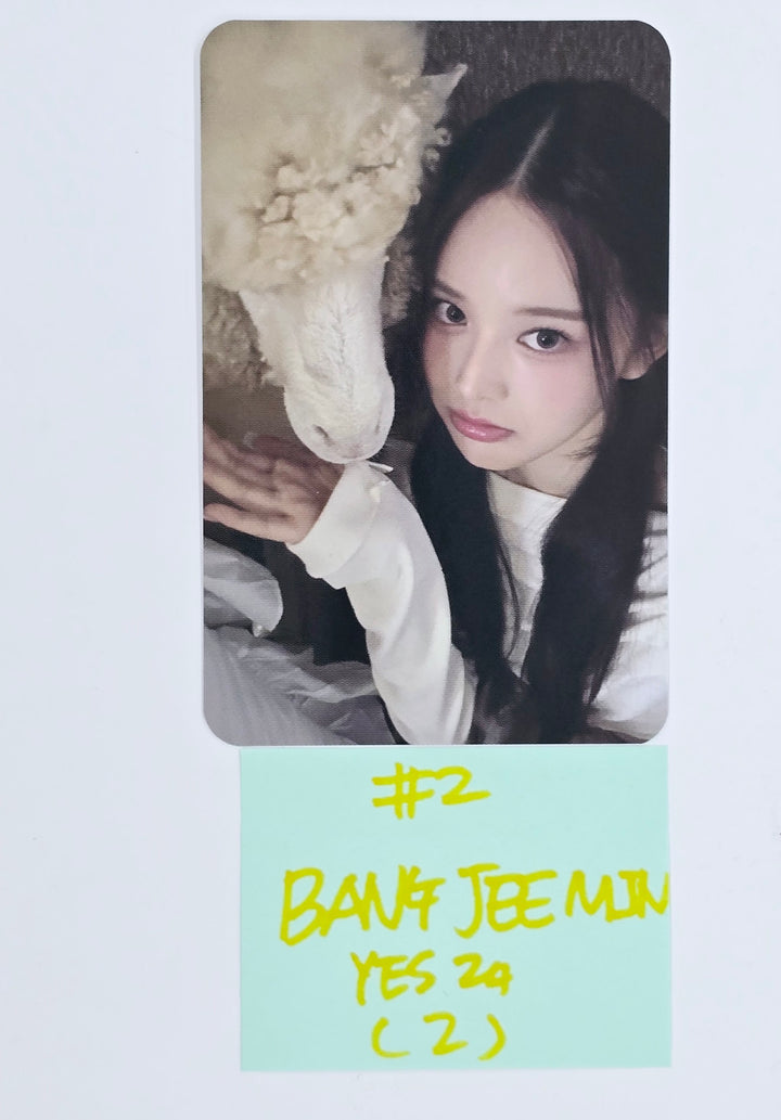 IZNA "N/a" - Yes24 Pre-Order Benefit Photocard [24.11.28]