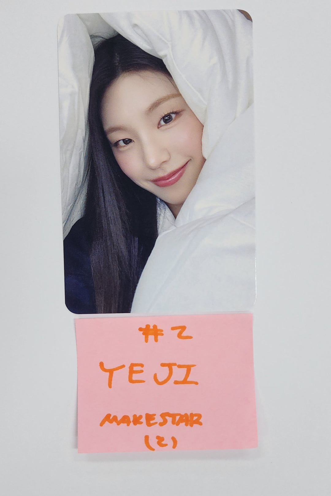 ITZY "Gold" - Makestar Fansign Event Photocard Round 8 [24.12.6]