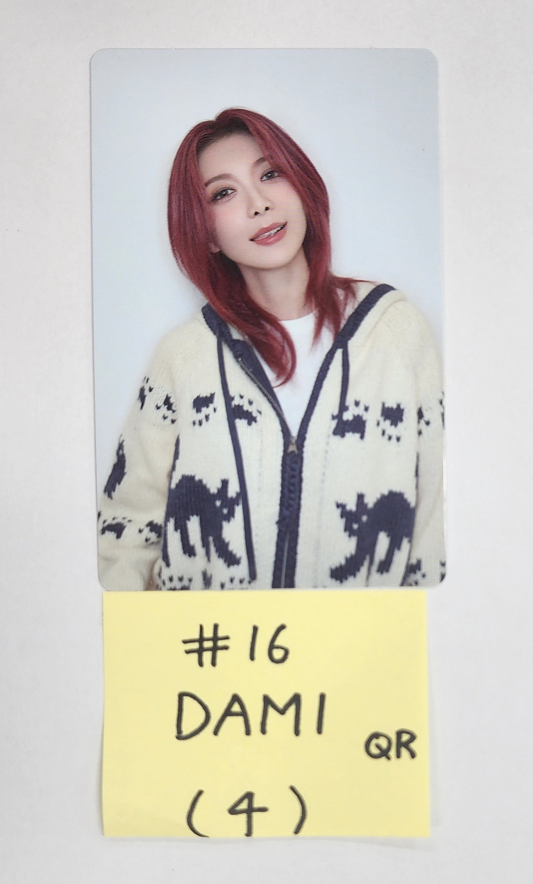 Dreamcatcher "My Christmas Sweet Love" - Official Photocard [Poca Ver.] [24.12.26]