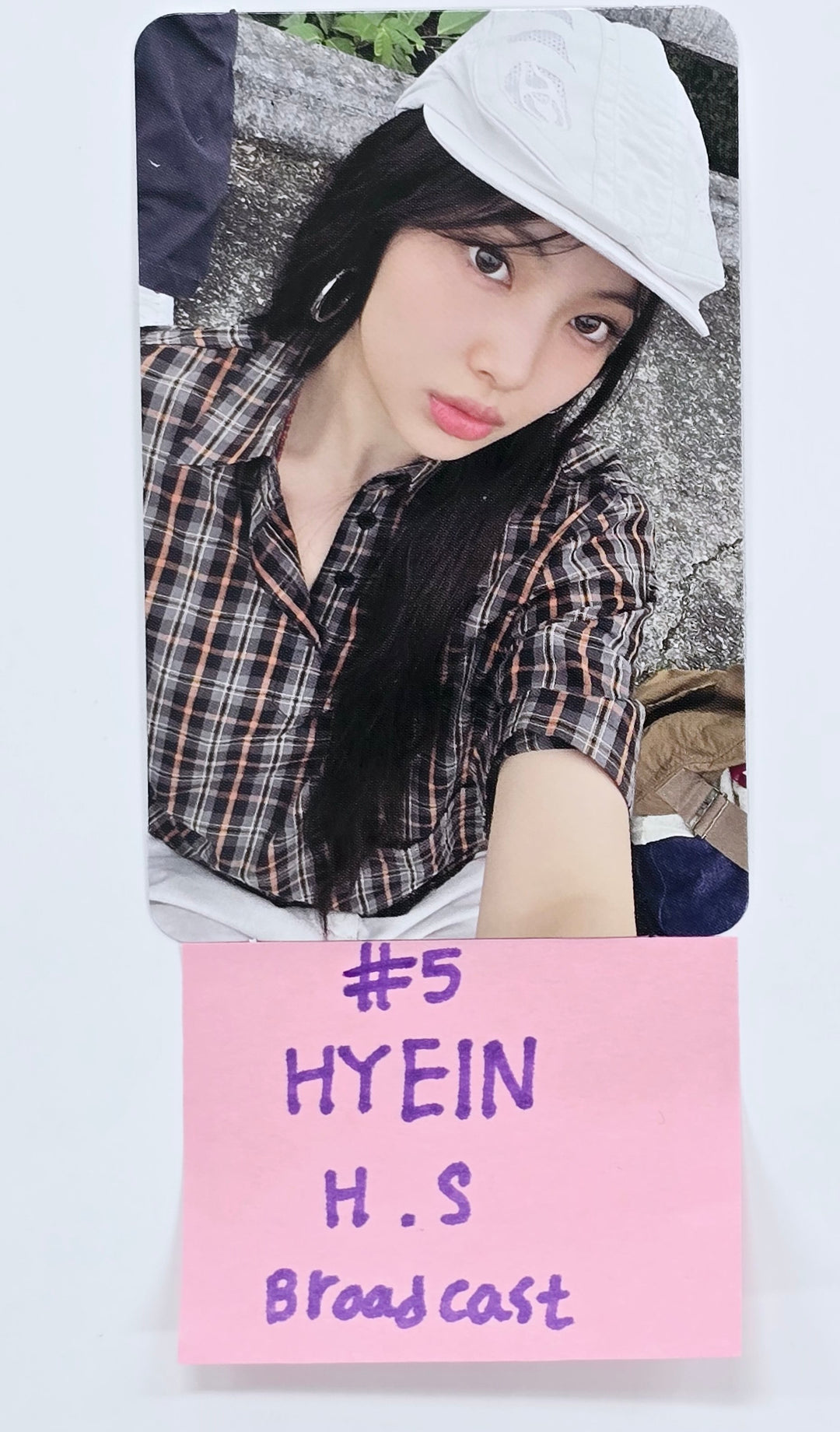 Newjeans "Howsweet" - Broadcast Photocard [25.1.7]