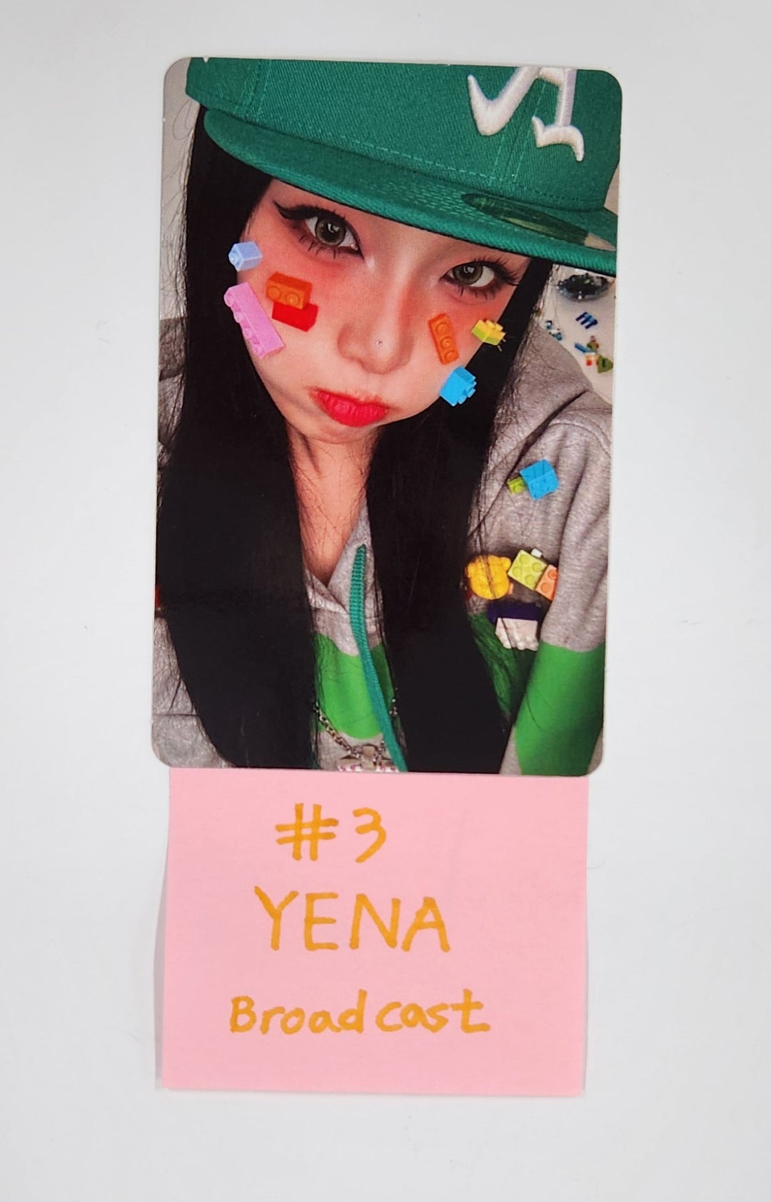 Yena "NEMONEMO" - Broadcast Photocard [25.1.7]