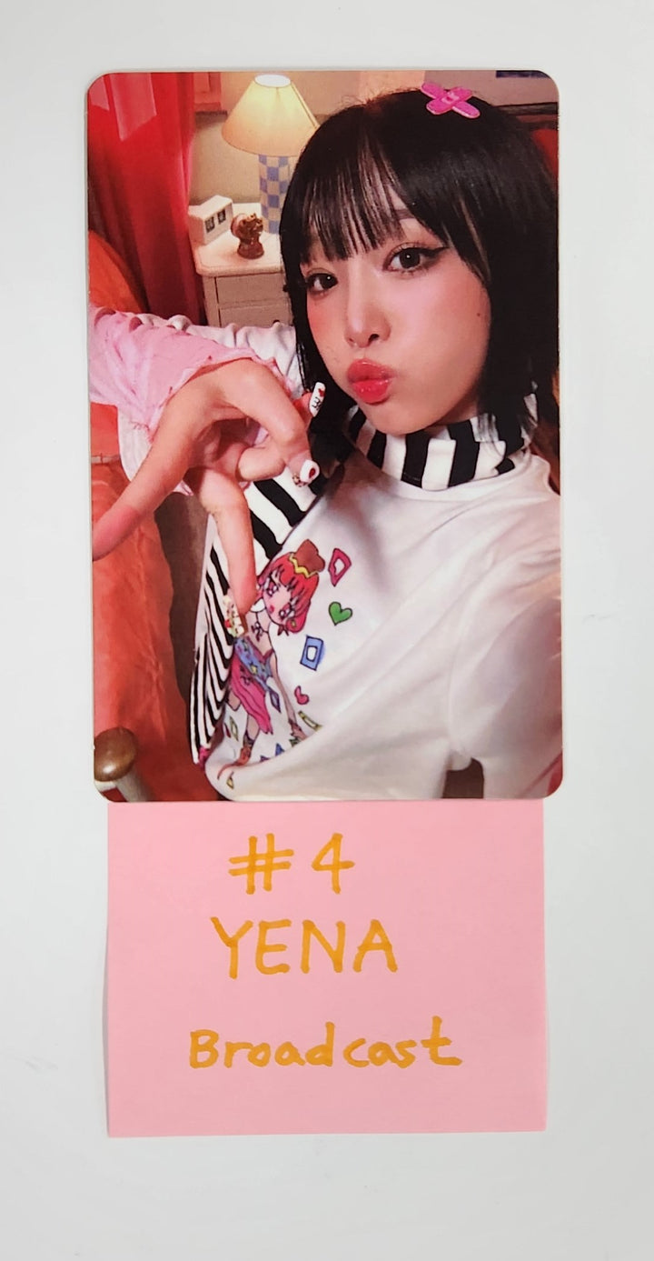 Yena "NEMONEMO" - Broadcast Photocard [25.1.7]