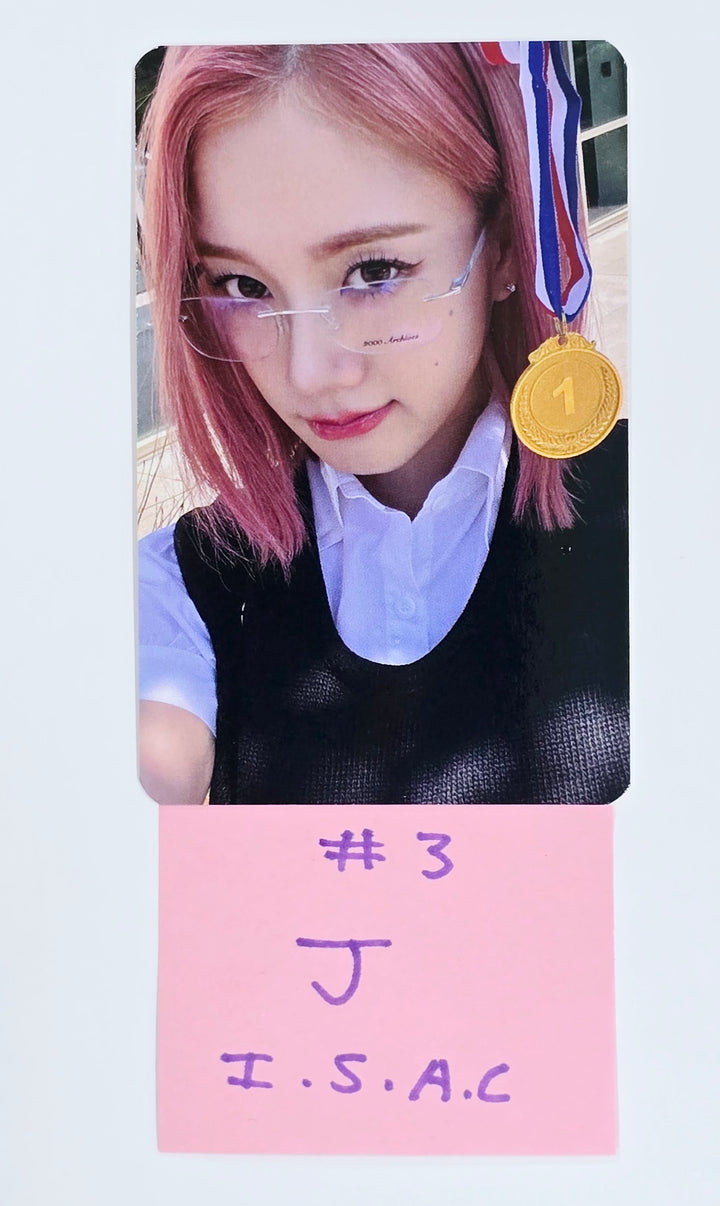 StayC "I.S.A.C" - Broadcast Photocard [25.1.8]