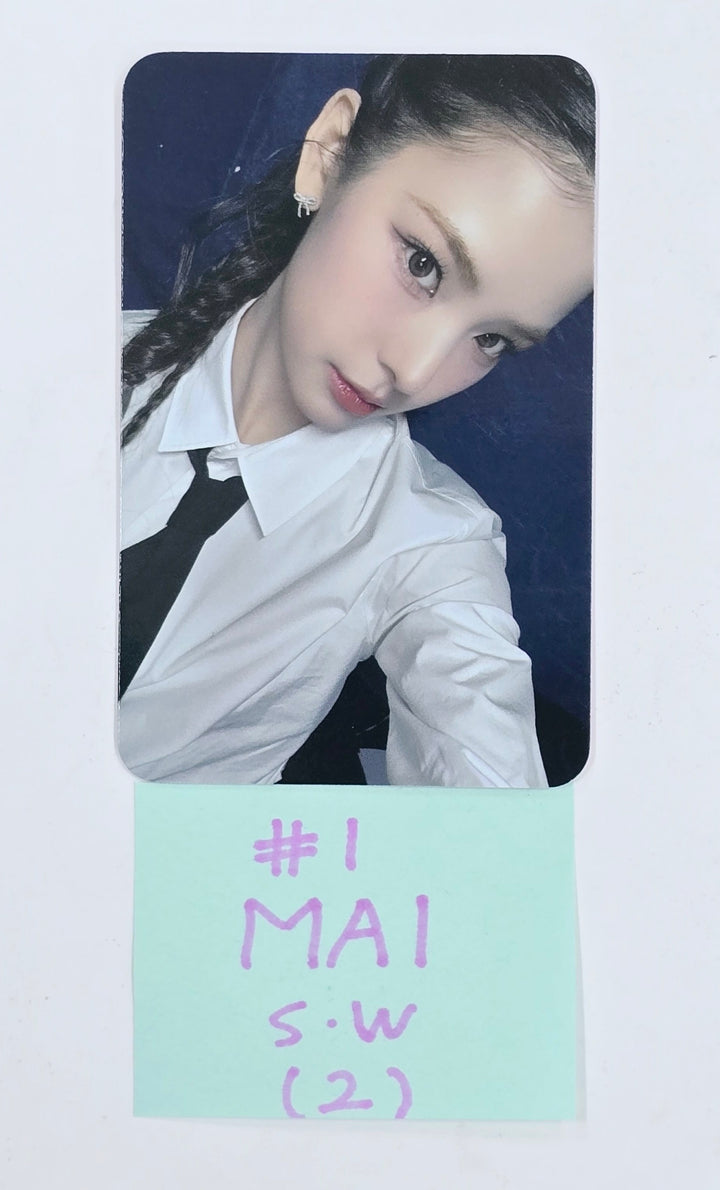 IZNA "N/a" - Soundwave Fansign Event Photocard [25.1.9]