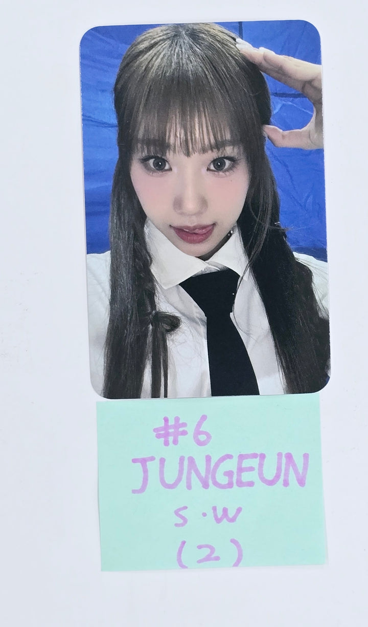 IZNA "N/a" - Soundwave Fansign Event Photocard [25.1.9]