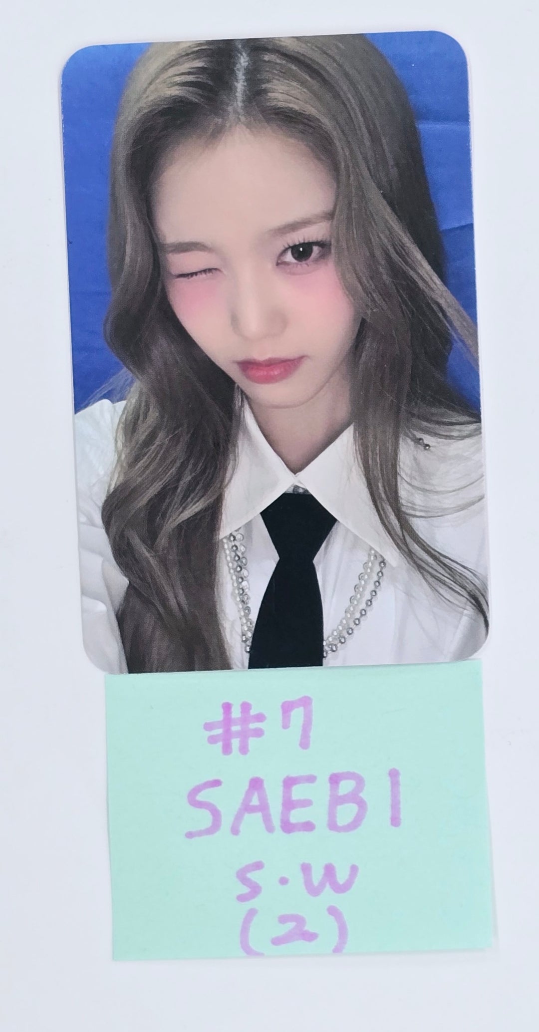 IZNA "N/a" - Soundwave Fansign Event Photocard [25.1.9]