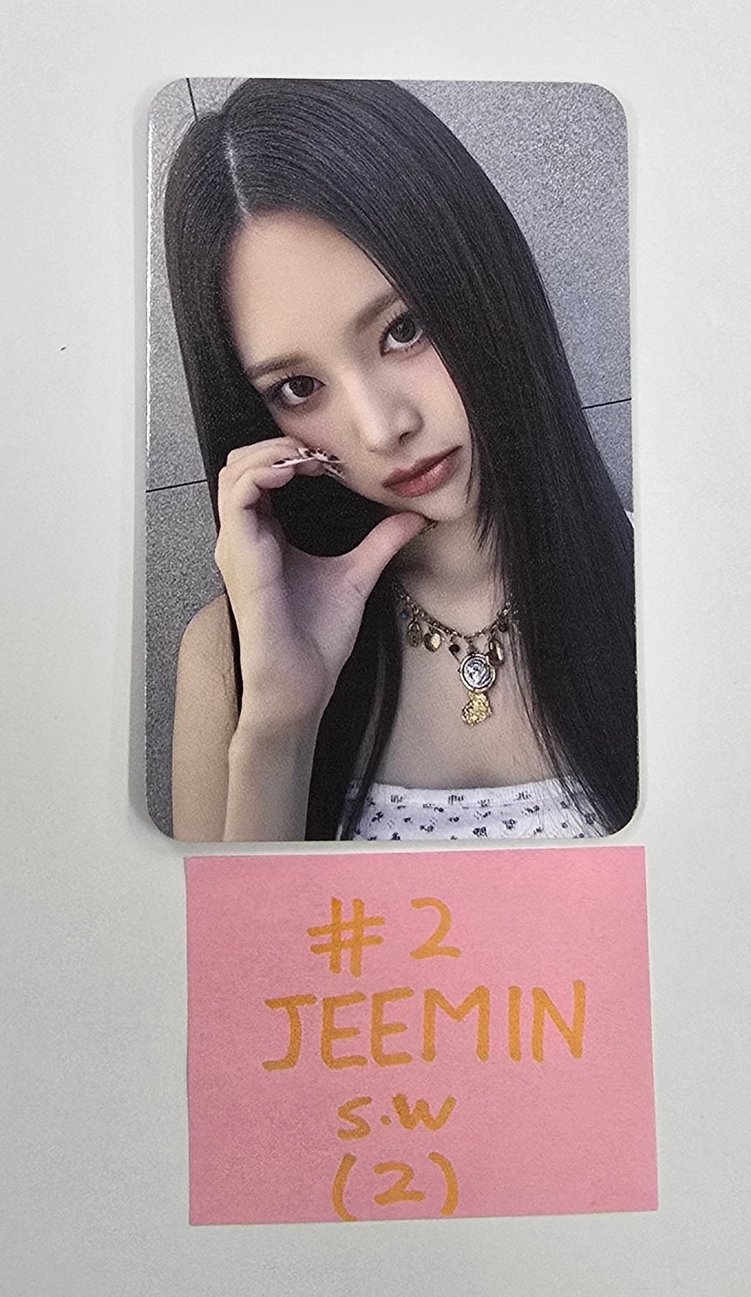 IZNA "N/a" - Soundwave Fansign Event Photocard Round 2 [25.1.13]