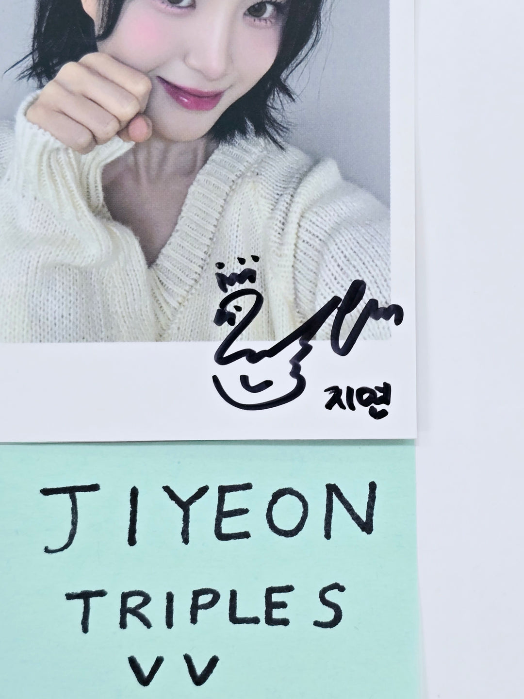 Jiyeon (Of TripleS Visionary Vision) "Performante" - Hand Autographed(Signed) Photocard [25.1.14]