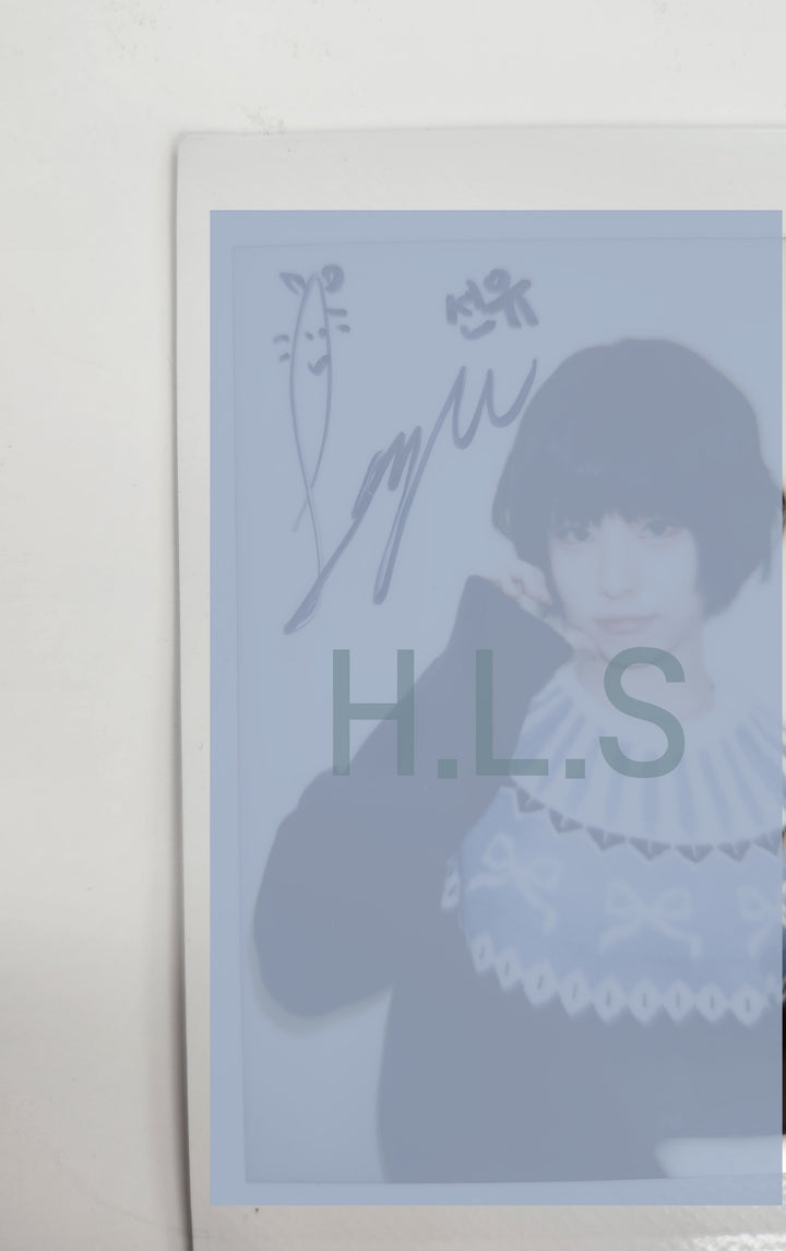 CLASS:y "LOVE XX" - Hand Autographed(Signed) Polaroid [25.1.17]