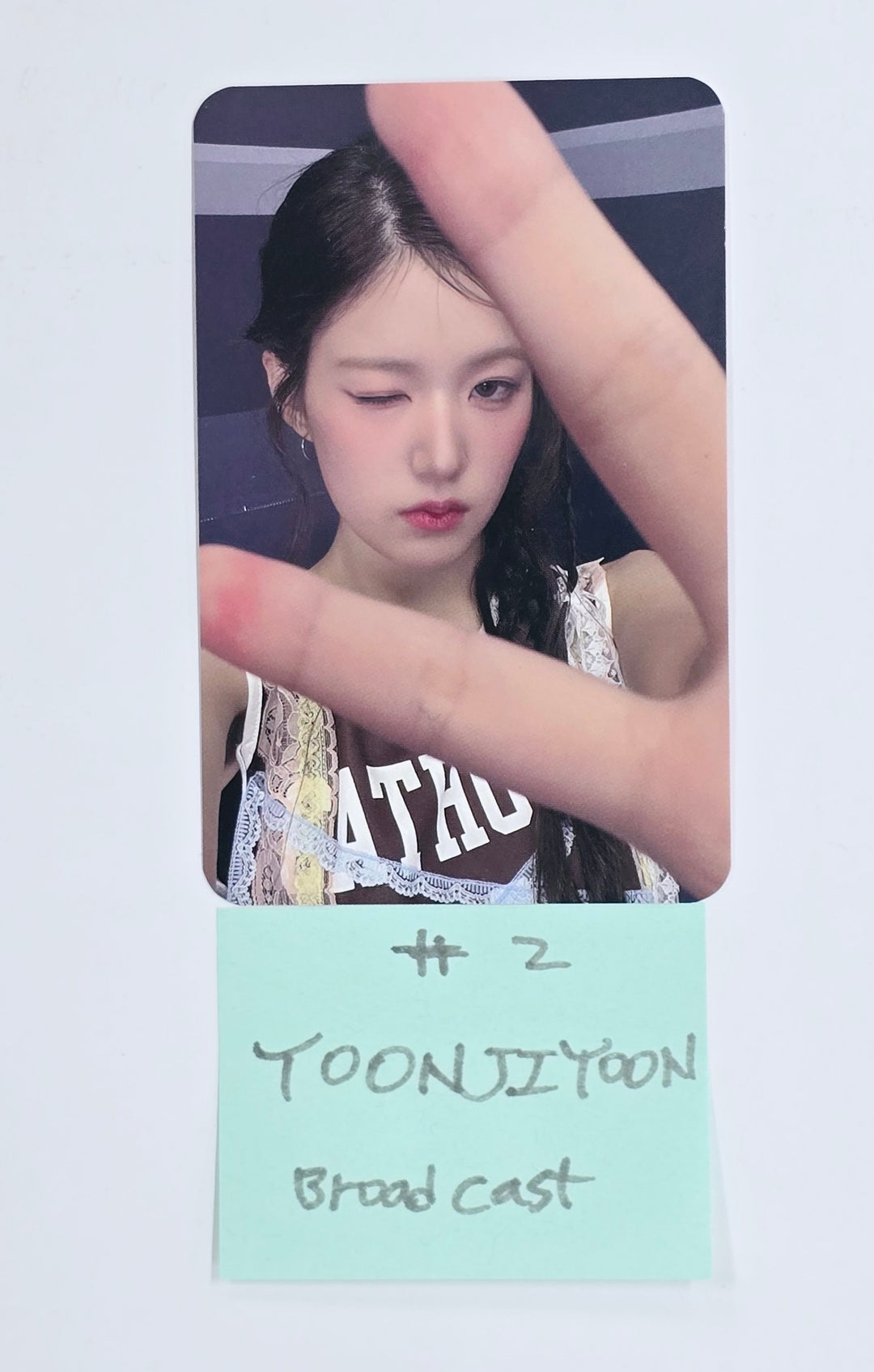 Yoon Ji Yoon (Of IZNA) "N/a" - MUSIC BANK Broadcast Photocard [25.1.20]