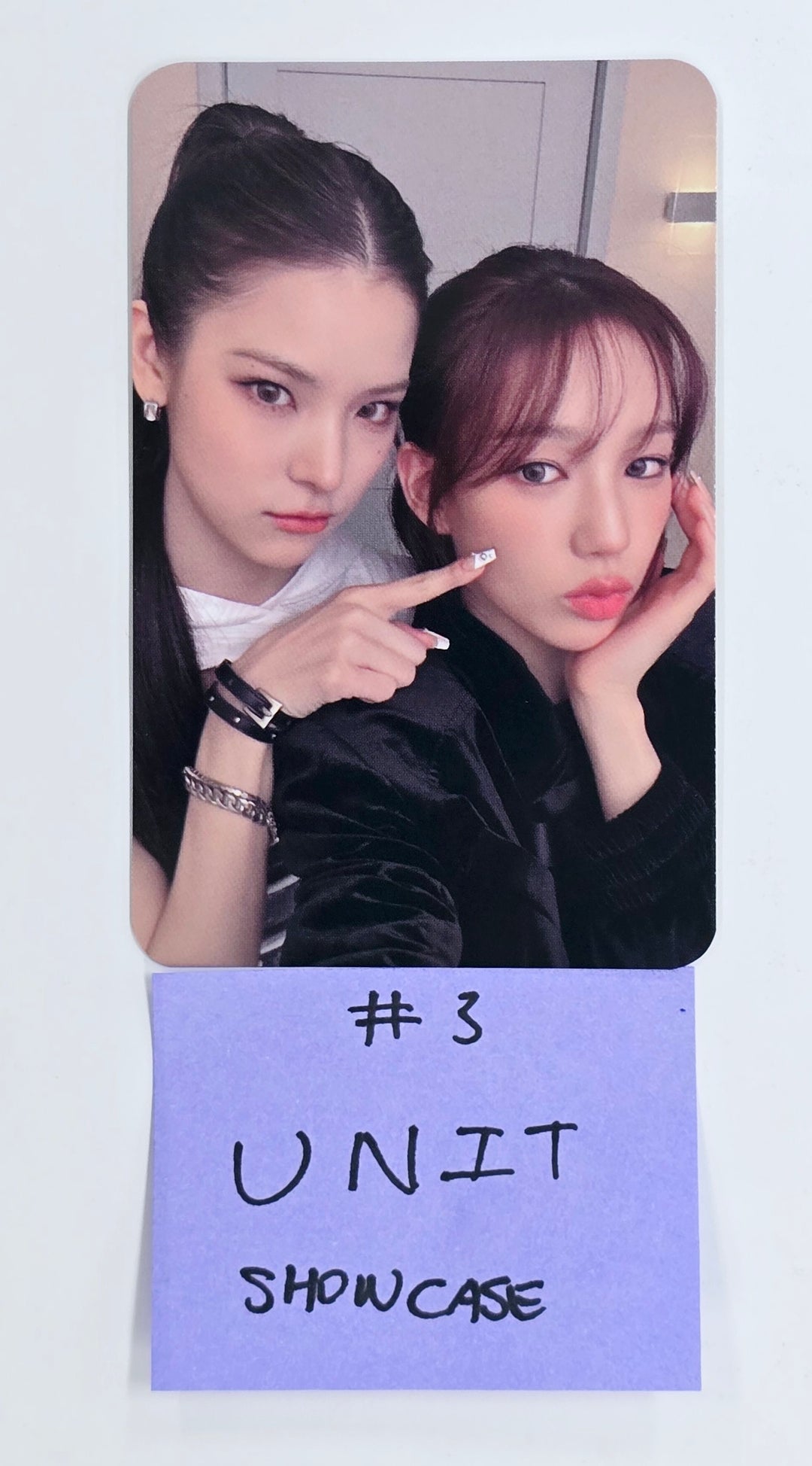 IZNA "N/a" - Showcase Event Photocard [25.1.21]