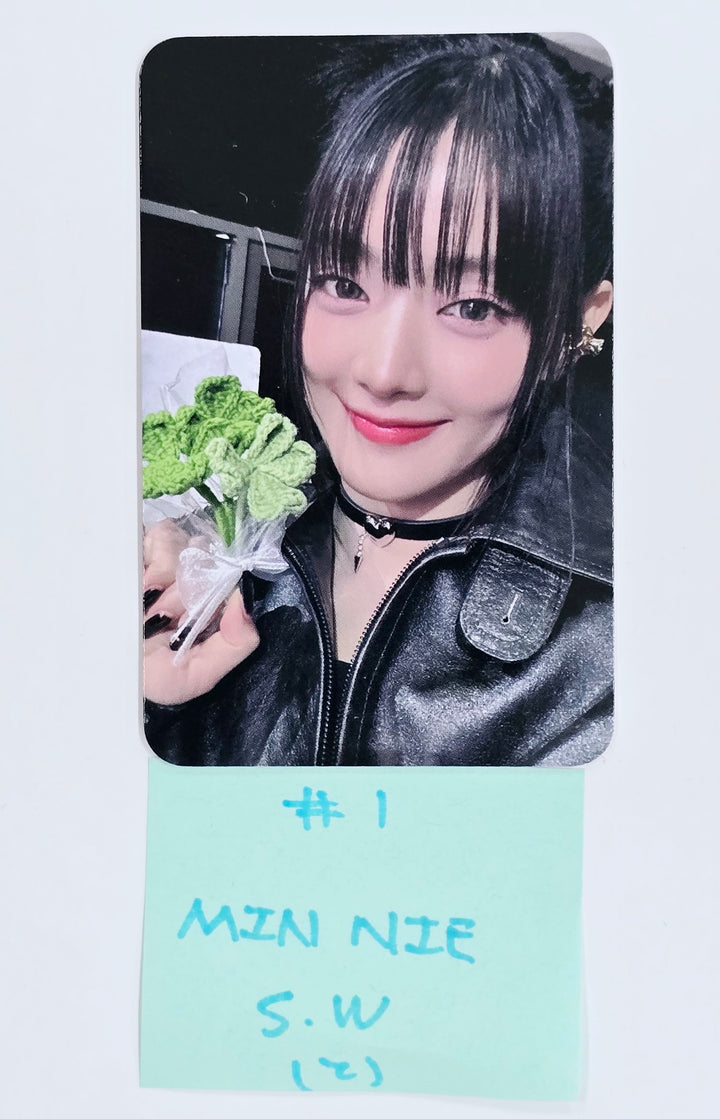 Minnie (of (G)I-DLE) "Her" - Soundwave Pre-Order Benefit Photocard [25.1.23]