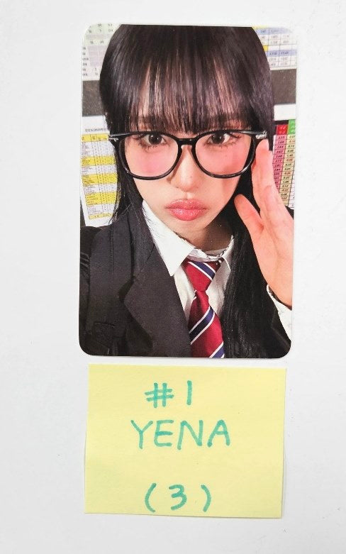 Yena "2025 YENA 1st Concert" - Official Trading Photocard [25.1.25]