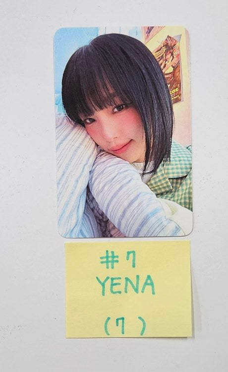 Yena "2025 YENA 1st Concert" - Official Trading Photocard [25.1.25]