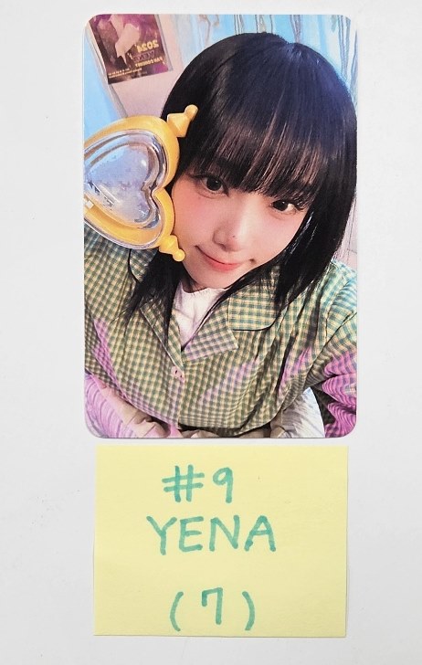 Yena "2025 YENA 1st Concert" - Official Trading Photocard [25.1.25]