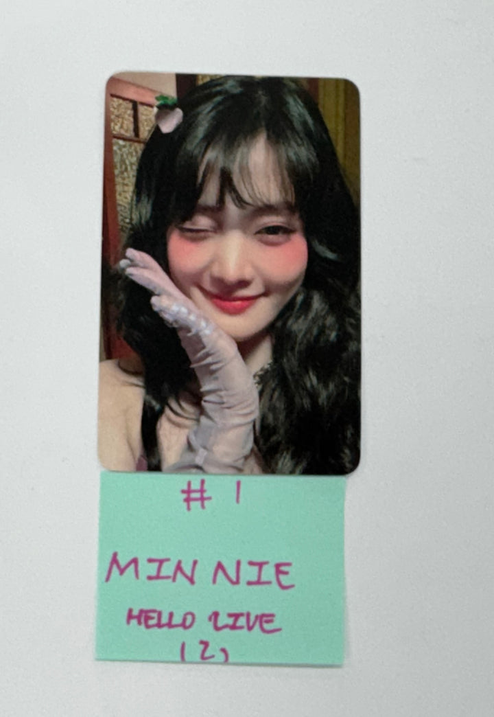 Minnie (of (G)I-DLE) "Her" - Hello Live Pre-Order Benefit Photocard [25.1.31]