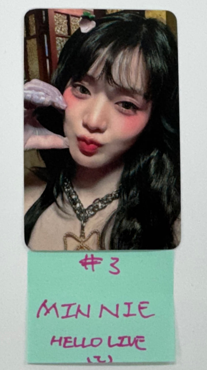 Minnie (of (G)I-DLE) "Her" - Hello Live Pre-Order Benefit Photocard [25.1.31]