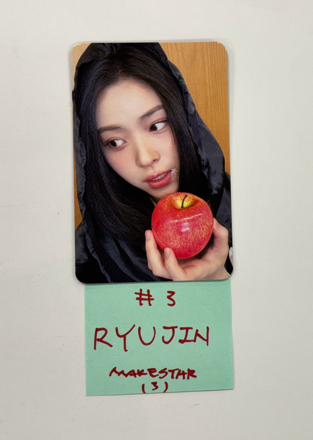 ITZY "Gold" - Makestar Fansign Event Photocard Round 12 [25.1.31]