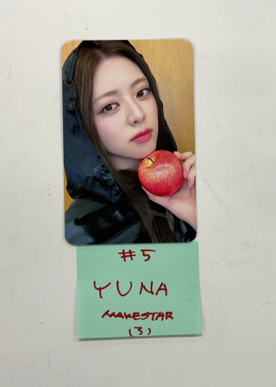 ITZY "Gold" - Makestar Fansign Event Photocard Round 12 [25.1.31]