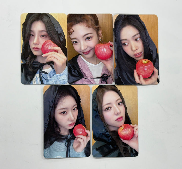 ITZY "Gold" - Makestar Fansign Event Photocard Round 12 [25.1.31]