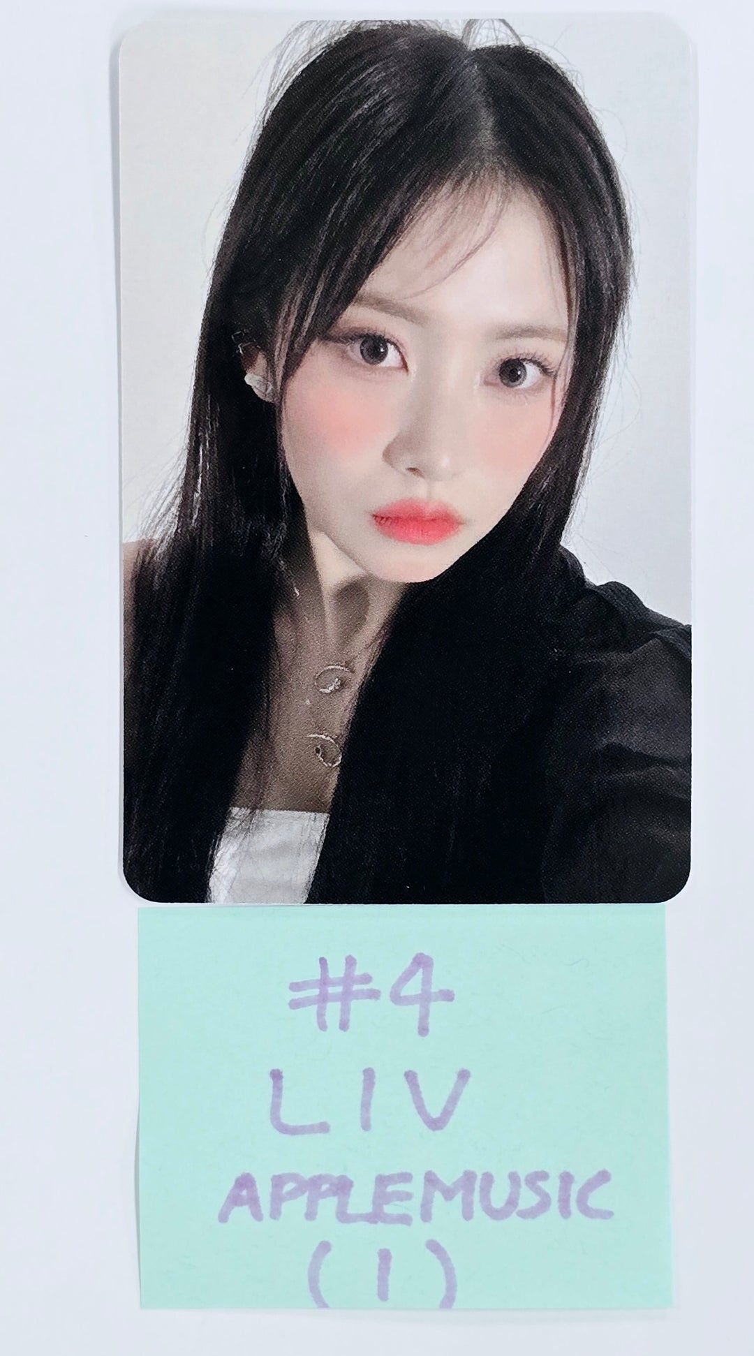 RESCENE "Glow Up" - Apple Music Pre-Order Benefit Photocard [25.2.6]