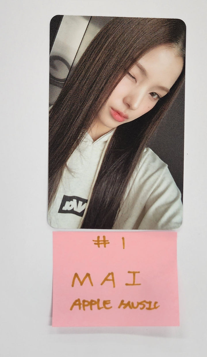 IZNA "N/a" - Apple Music Event Photocard [25.2.7]