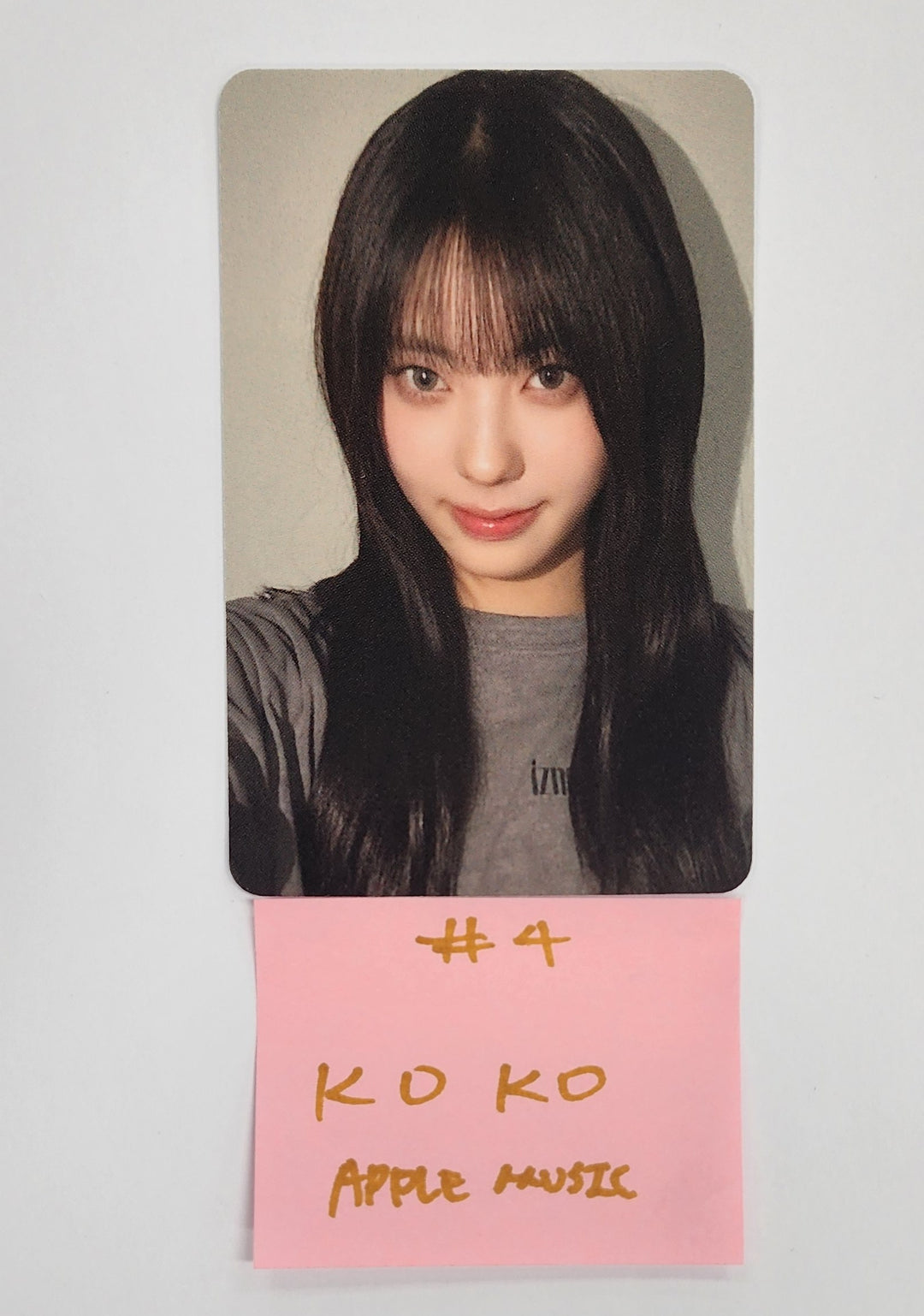 IZNA "N/a" - Apple Music Event Photocard [25.2.7]