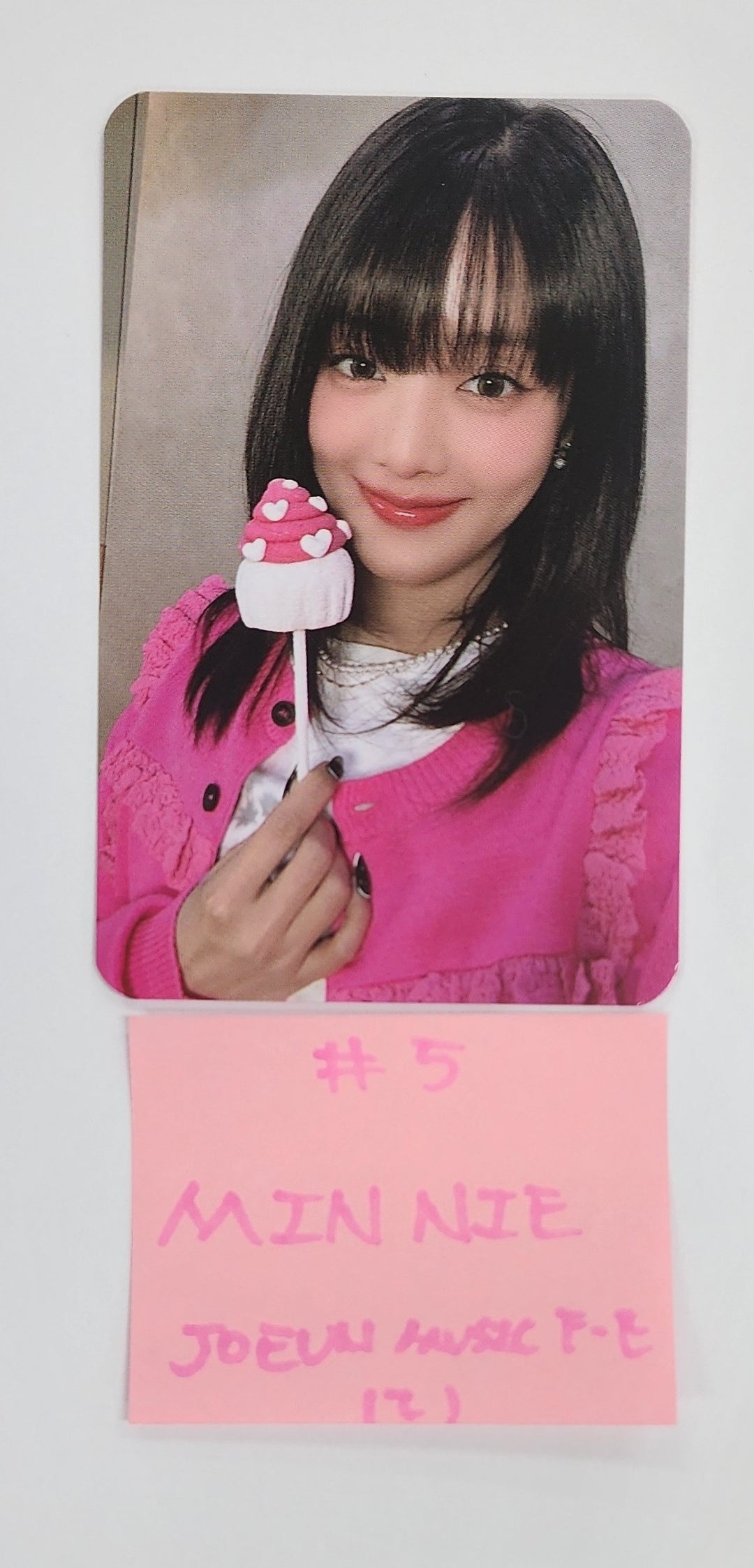 Minnie (of (G)I-DLE) "Her" - Joeun Music Fansign Event Photocard [25.2.7]