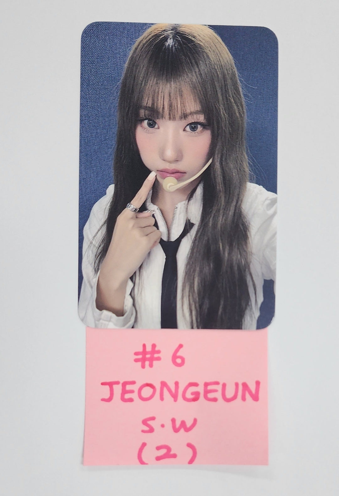 IZNA "N/a" - Soundwave Fansign Event Photocard Round 3 [25.2.7]