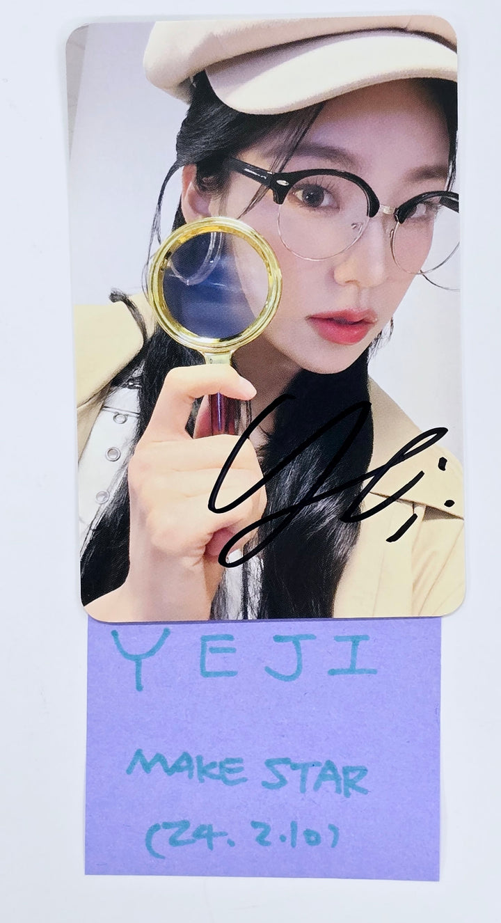 Yeji (Of ITZY) "Gold"- Hand Autographed(Signed) Photocard [25.2.10]