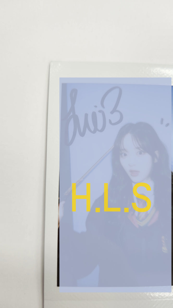 E.JI (Of ICHILLIN) "CHILLIN' OFFICE" 2025 SEASON'S GREETINGS - Hand Autographed(Signed) Polaroid [25.2.11]