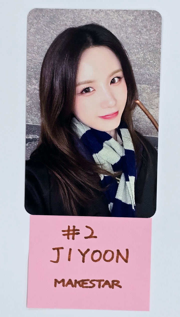 ICHILLIN "CHILLIN' OFFICE" 2025 SEASON'S GREETINGS - Makestar Fansign Event Photocard Round 3 [25.2.11]