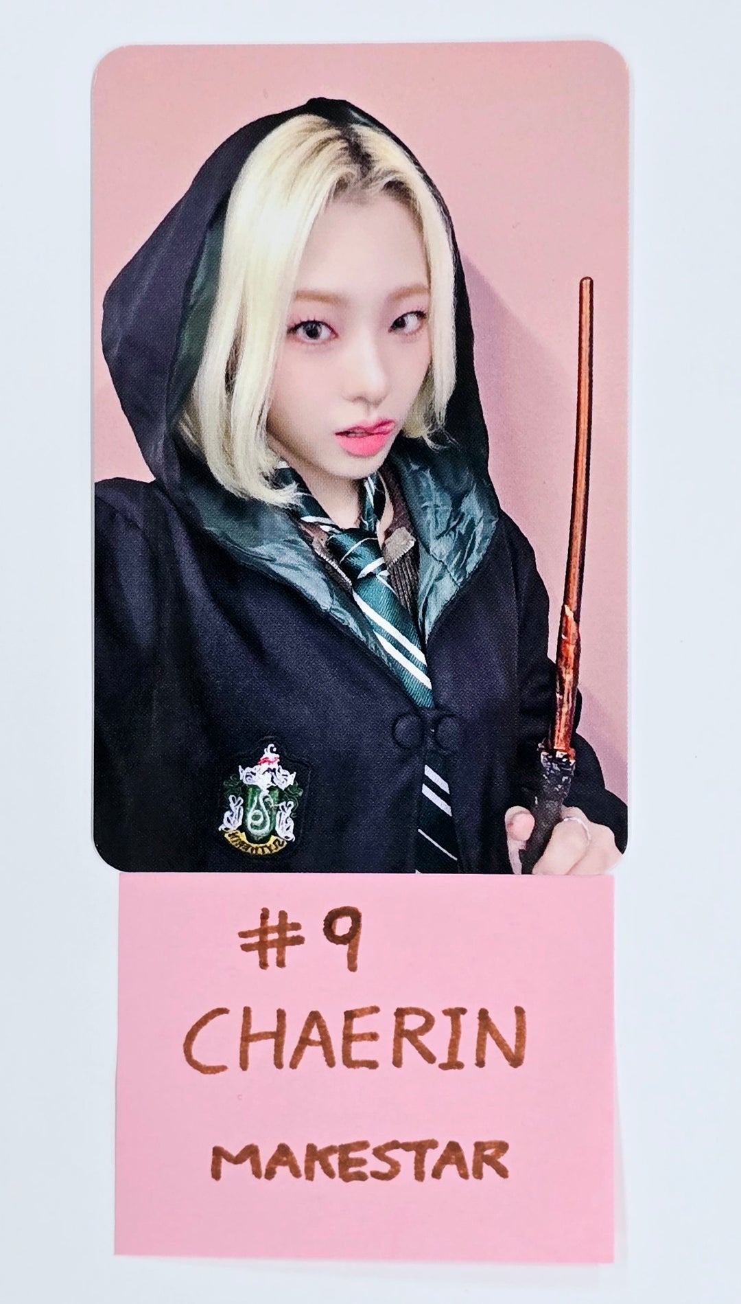 ICHILLIN "CHILLIN' OFFICE" 2025 SEASON'S GREETINGS - Makestar Fansign Event Photocard Round 3 [25.2.11]