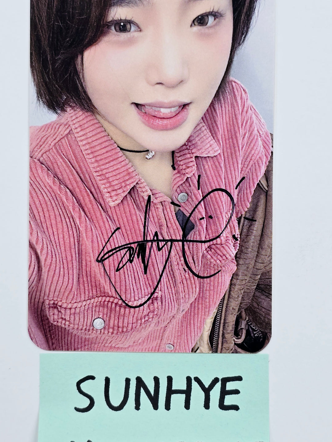 Sunhye (Of YOUNG POSSE) "Ate That" - Hand Autographed(Signed) Photocard [25.2.17]