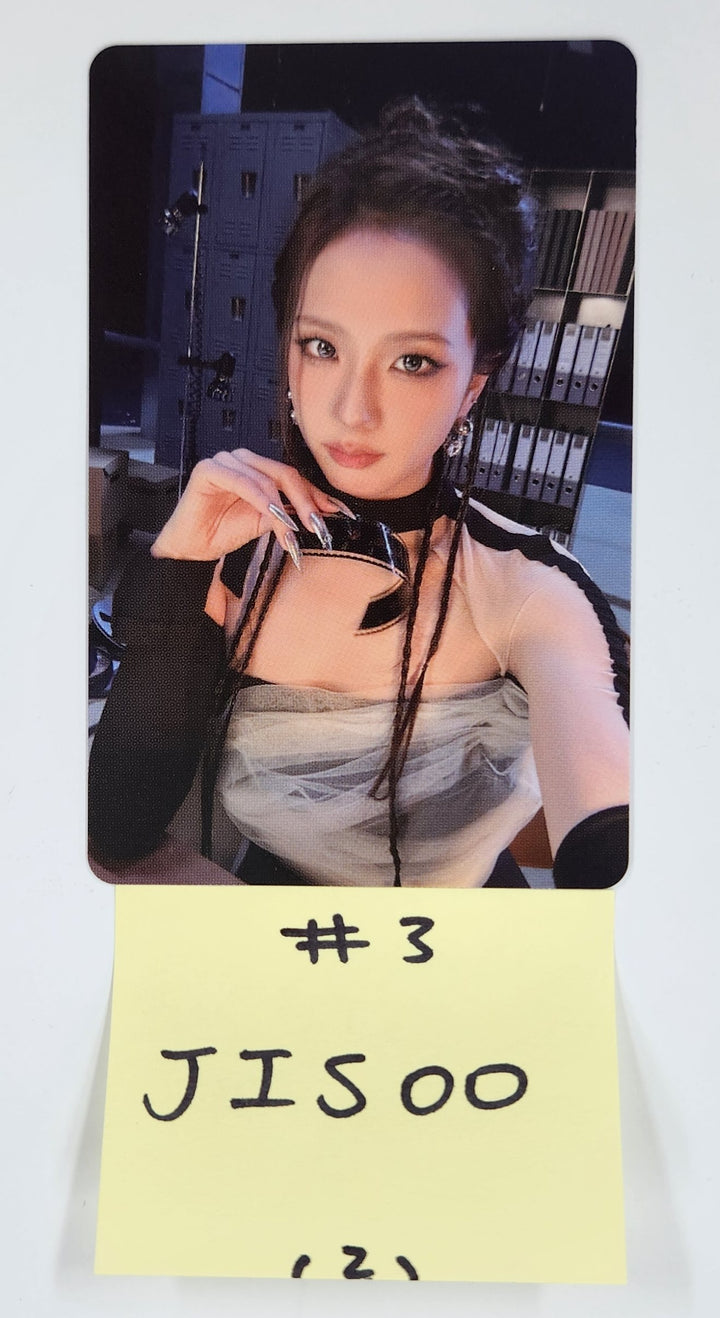 JISOO (Of Black Pink) "AMORTAGE" - Official Photocard, Polaroid [25.2.17]