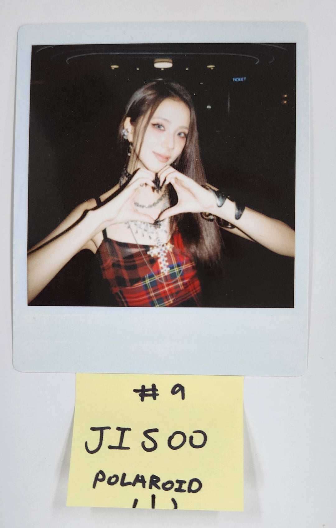 JISOO (Of Black Pink) "AMORTAGE" - Official Photocard, Polaroid [25.2.17]
