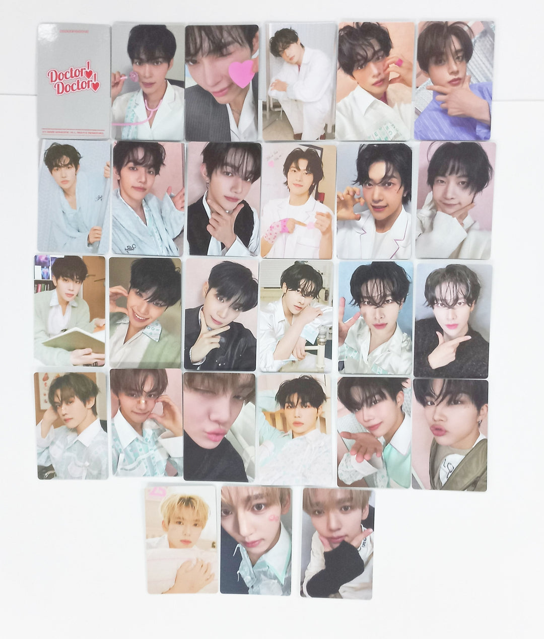 ZEROBASEONE "𝗕𝗟𝗨𝗘 𝗣𝗔𝗥𝗔𝗗𝗜𝗦𝗘" The 5th Mini Album - THE HYUNDAI SEOUL POP-UP Official Trading Photocards [Doctor Doctor Ver.] (Restocked) [25.2.21]