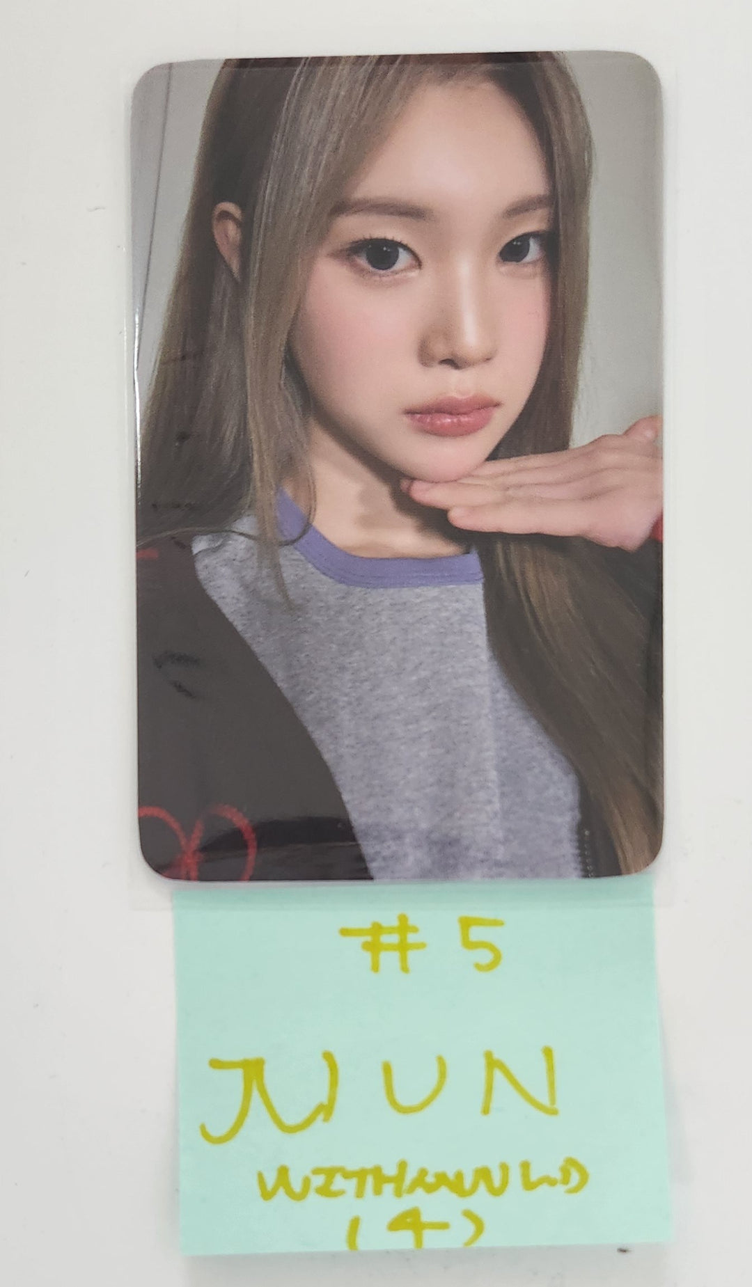 Hearts2Hearts "The Chase" - Withmuu Lucky Draw Event Photocard [Minibook Ver.] [25.2.25]