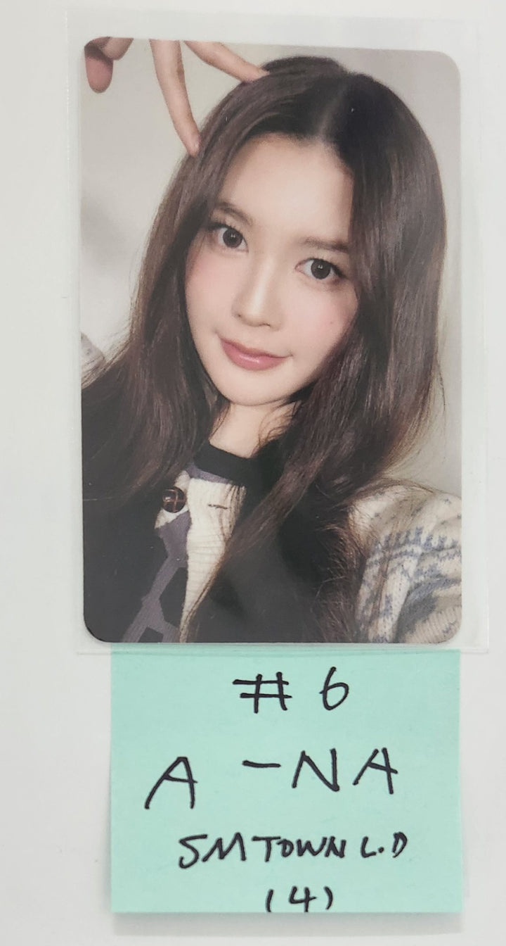 Hearts2Hearts "The Chase" - SM Town Lucky Draw Event Photocard [Minibook Ver.] [25.2.25]