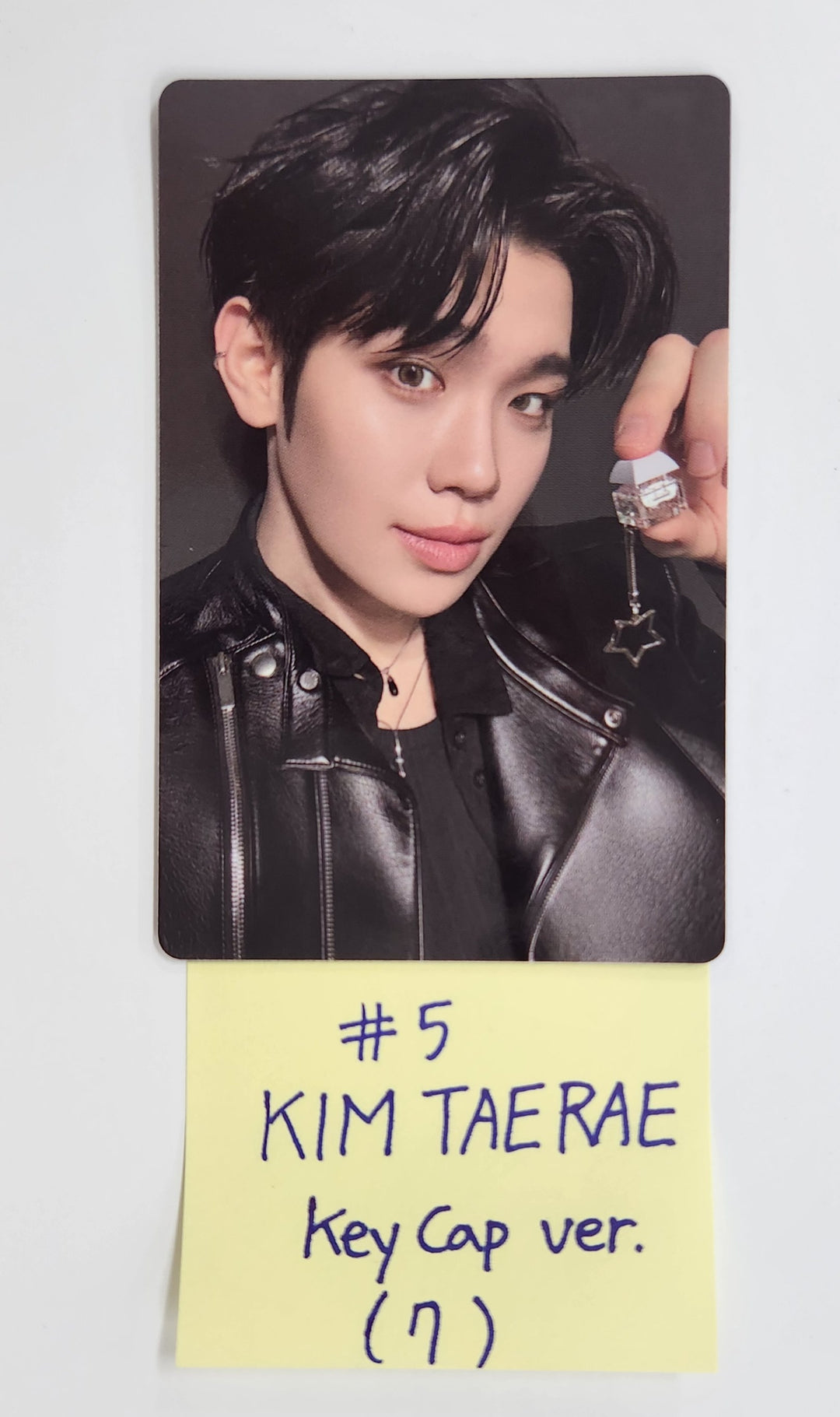 ZEROBASEONE "𝗕𝗟𝗨𝗘 𝗣𝗔𝗥𝗔𝗗𝗜𝗦𝗘" The 5th Mini Album - Official Photocard [Key Cap Ver.] [25.2.25]