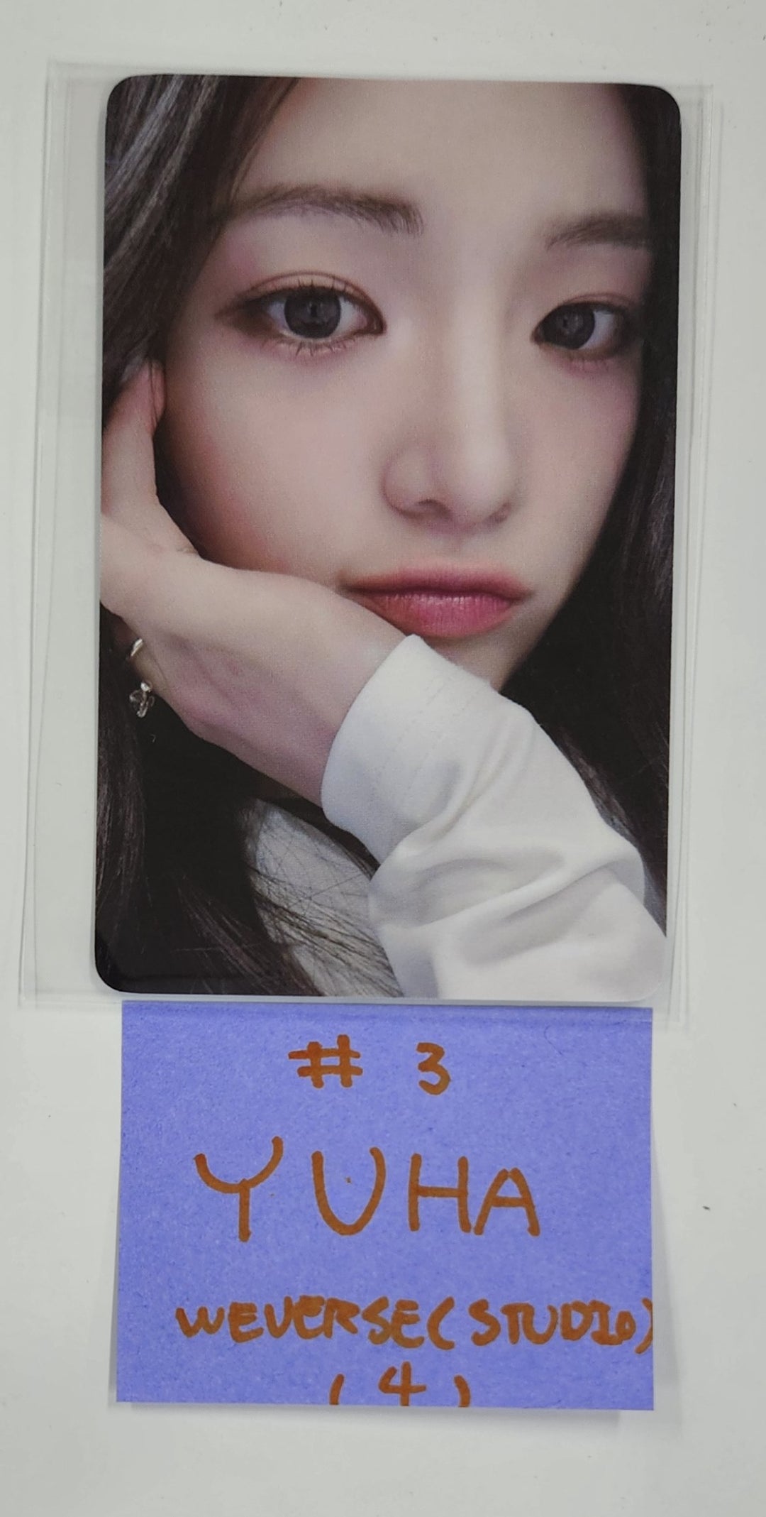 Hearts2Hearts "The Chase" - Weverse Shop Studion Choom Event Photocard [25.3.4]