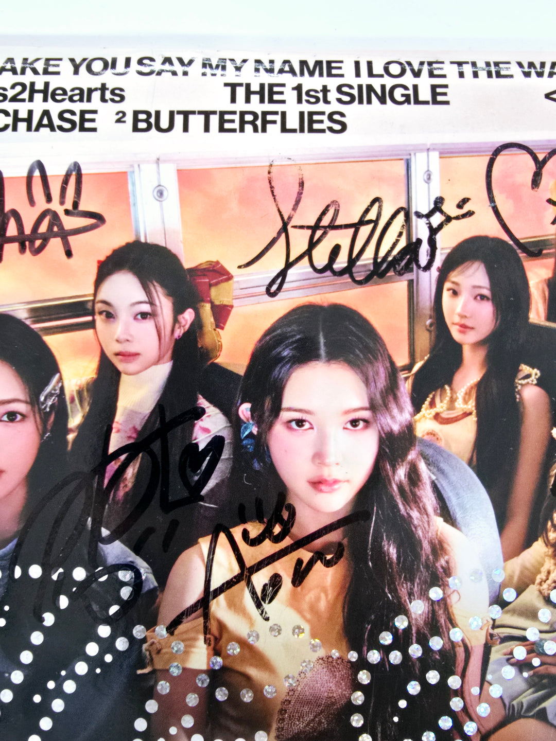 Hearts2Hearts "The Chase" - Hand Autographed(Signed) Promo Album [25.3.4]