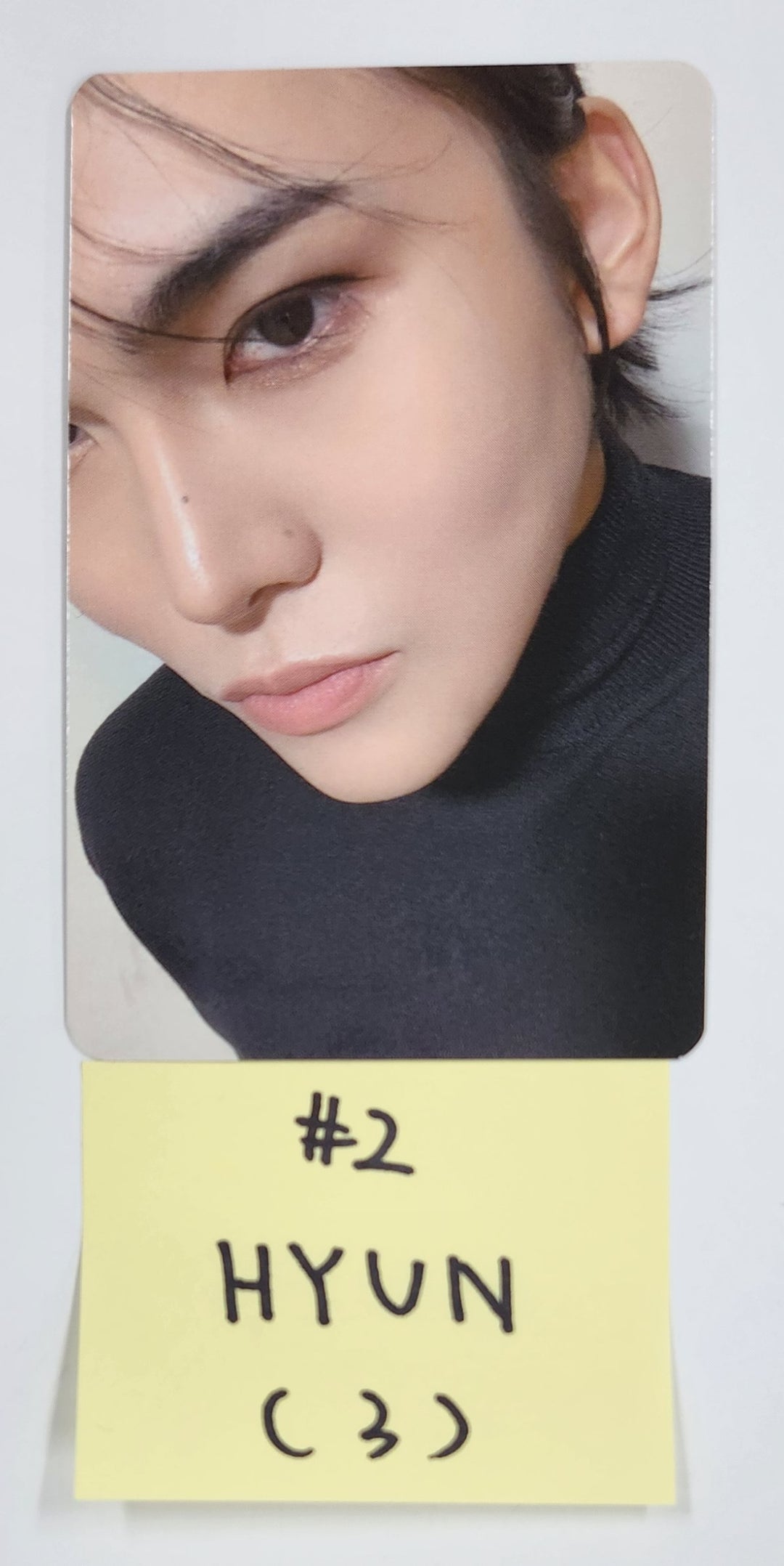 XLOV - 2025 Official Trading Photocard [25.3.5]