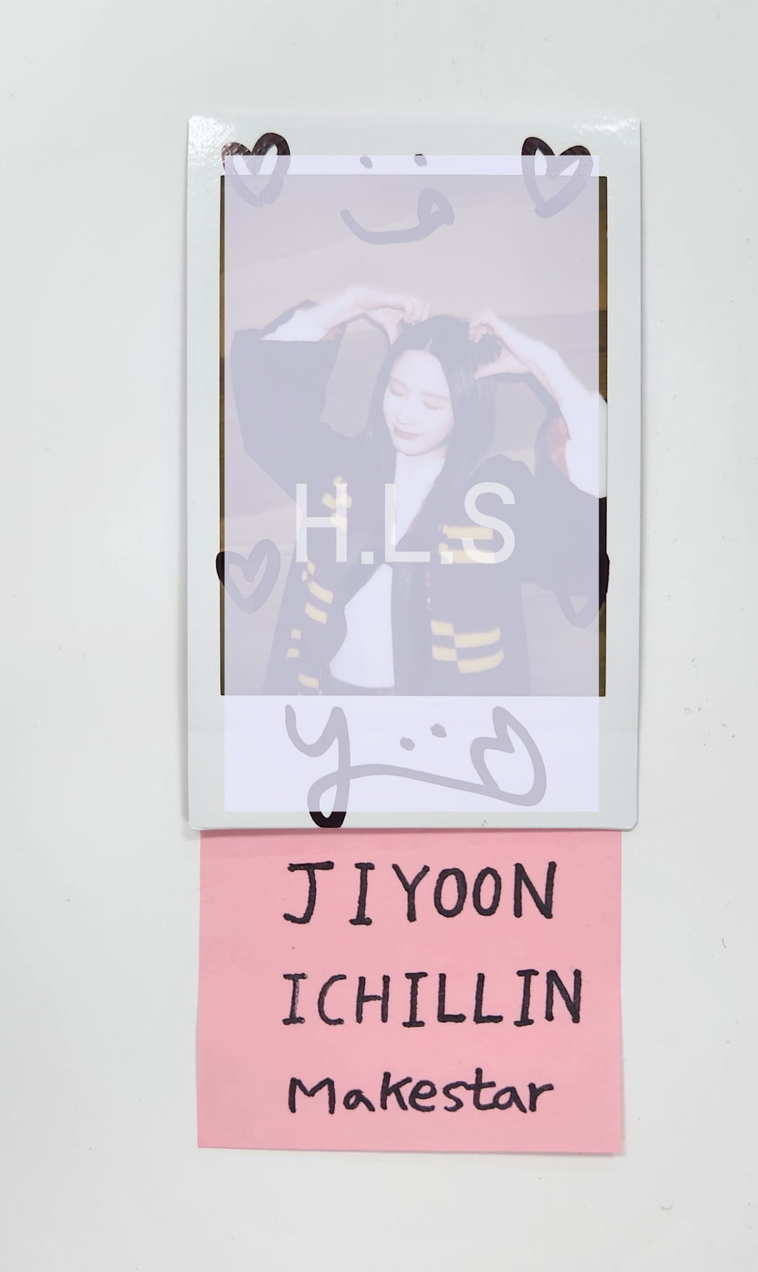 Jiyoon (Of ICHILLIN) "CHILLIN' OFFICE" 2025 SEASON'S GREETINGS - Hand Autographed(Signed) Polaroid [25.3.7]