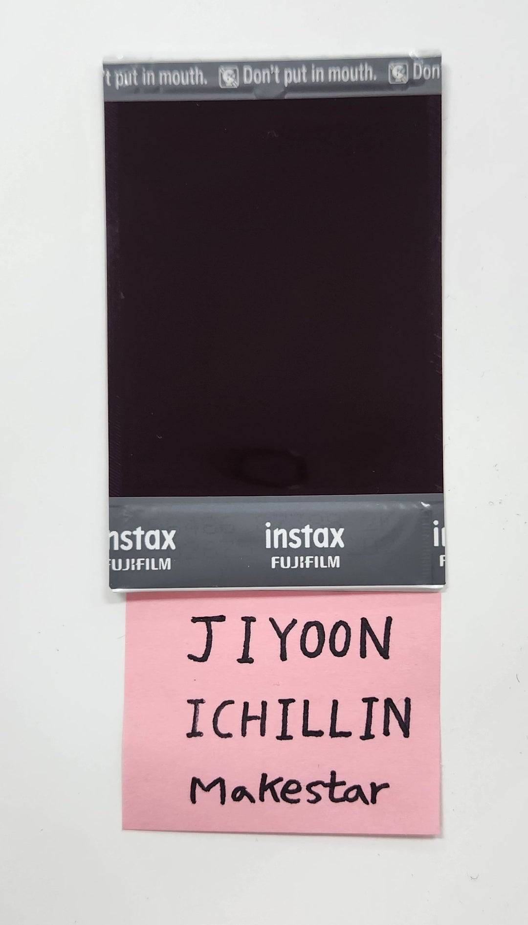 Jiyoon (Of ICHILLIN) "CHILLIN' OFFICE" 2025 SEASON'S GREETINGS - Hand Autographed(Signed) Polaroid [25.3.7]