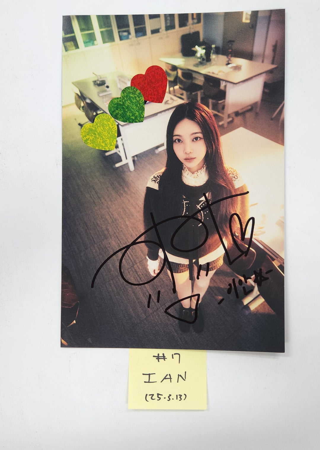 Hearts2Hearts "The Chase" - A Cut Page From Fansign Event Album [25.3.13]