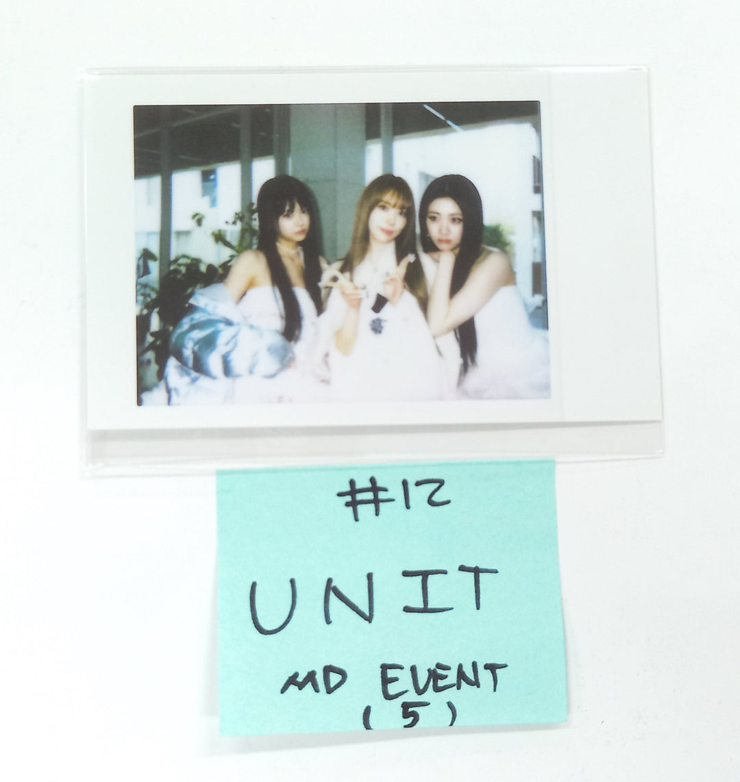 LE SSERAFIM THE HOT HOUSE 2025 S/S - POP-UP MD Event Polaroid Type Photocard [25.3.14]