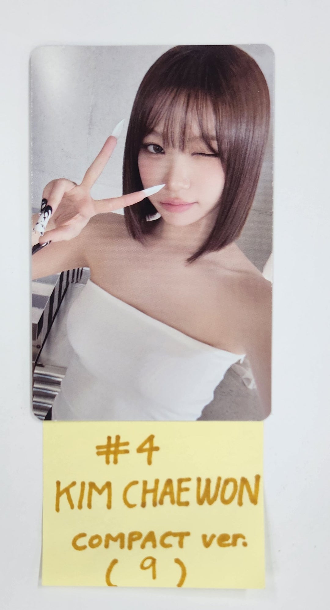 Le Sserafim "Hot" - Official Photocard [Compact Ver.] [25.3.14]