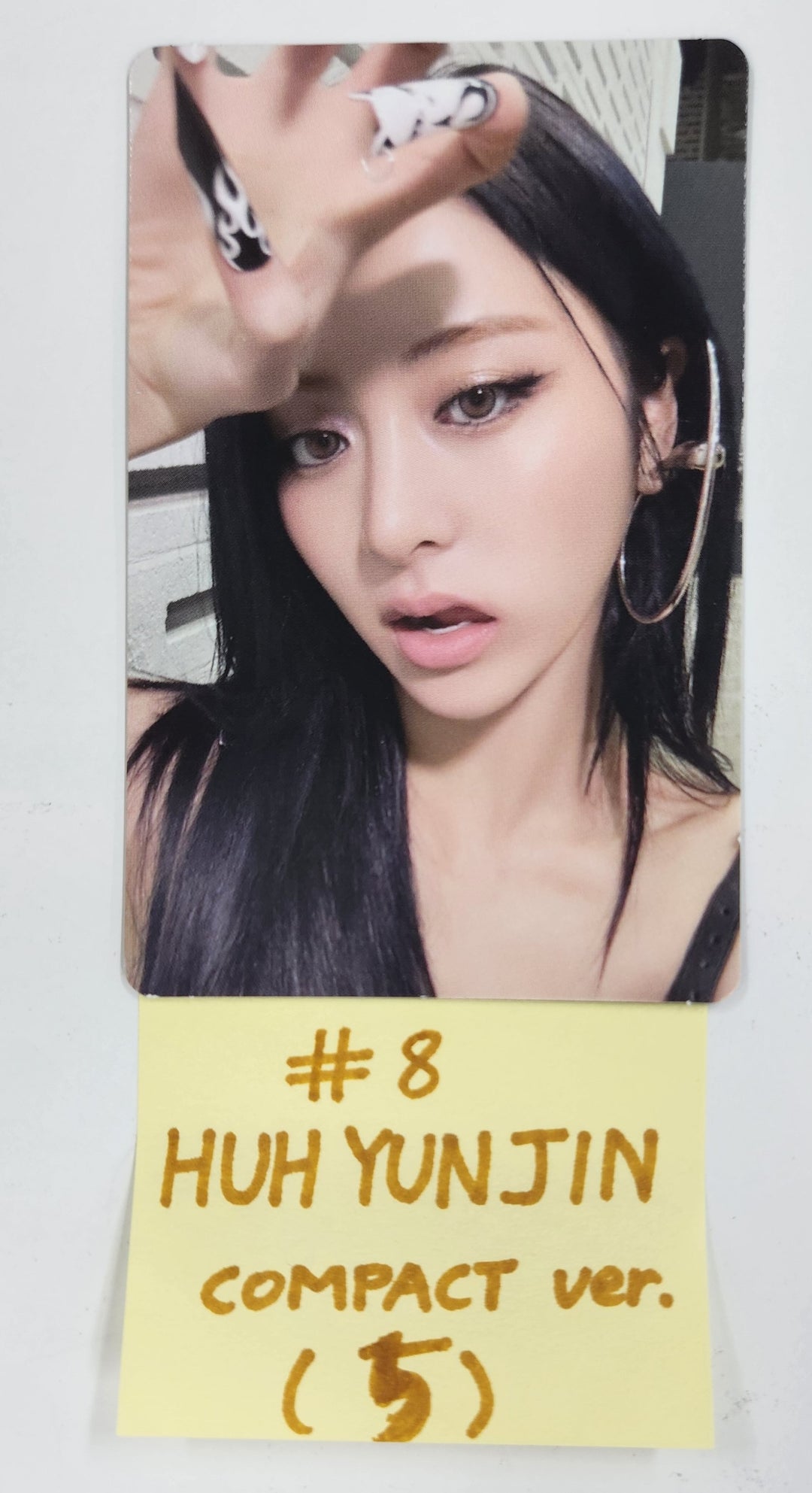 Le Sserafim "Hot" - Official Photocard [Compact Ver.] [25.3.14]